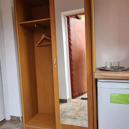 Apartamento W Otoczeniu Natury - Bezplatny Parking